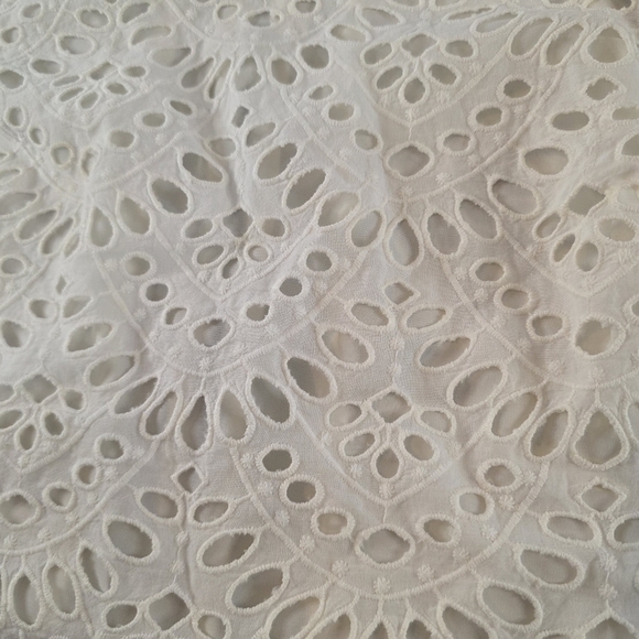 Alice + Olivia White Eyelet Lace Crop Top Sleeveless Women's Size 4 Zip Back - Picture 3 of 8